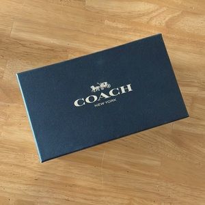 NWT Coach boxed credit card case and sock gift set in signature canvas